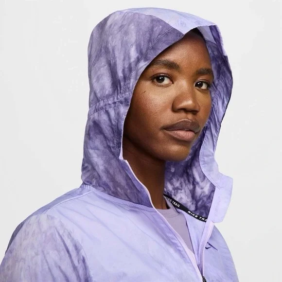 Nike Women's Running Jacket - Light Purple - Picture 6 of 7